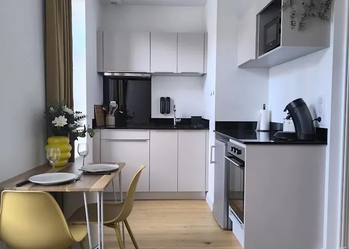 Le Yellow - Moderne & Design - Centre - Wi-fi Апартаменты *